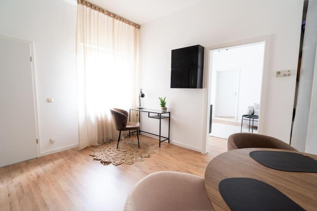 Wohnung Naehe Stadtzentrum Mit Wohnzimmer Und Kueche Koblencja Zewnętrze zdjęcie